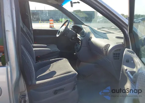 2000 Dodge Grand Caravan Se from USA, damaged, VIN 1B4GP44G9YB753211